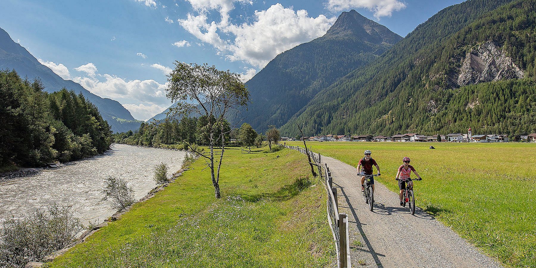 Biken entlang des Ötztal Radweg